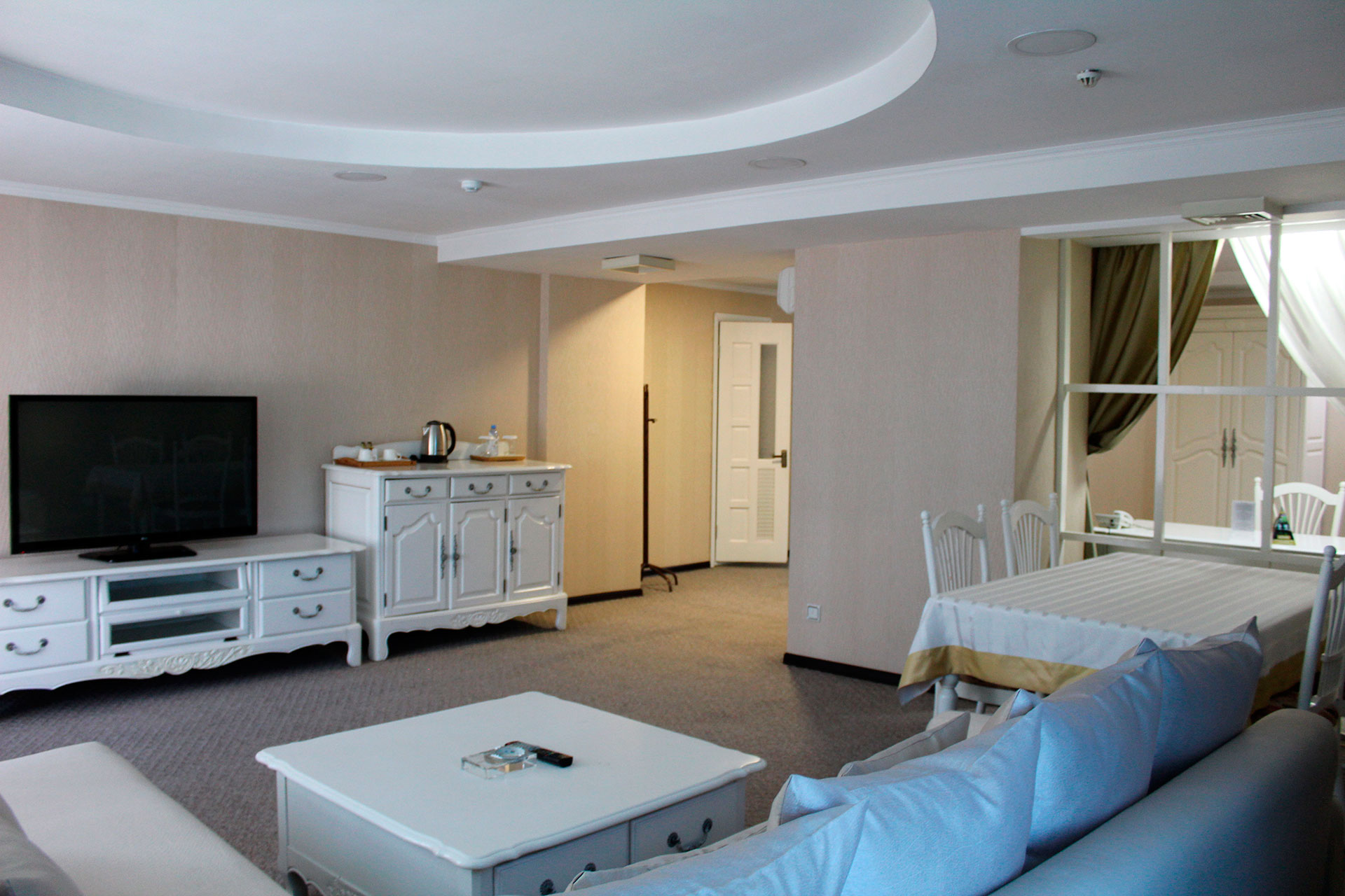 http://shinyriverhotel.kz/wp-content/uploads/2015/03/lux_2025_2.jpg