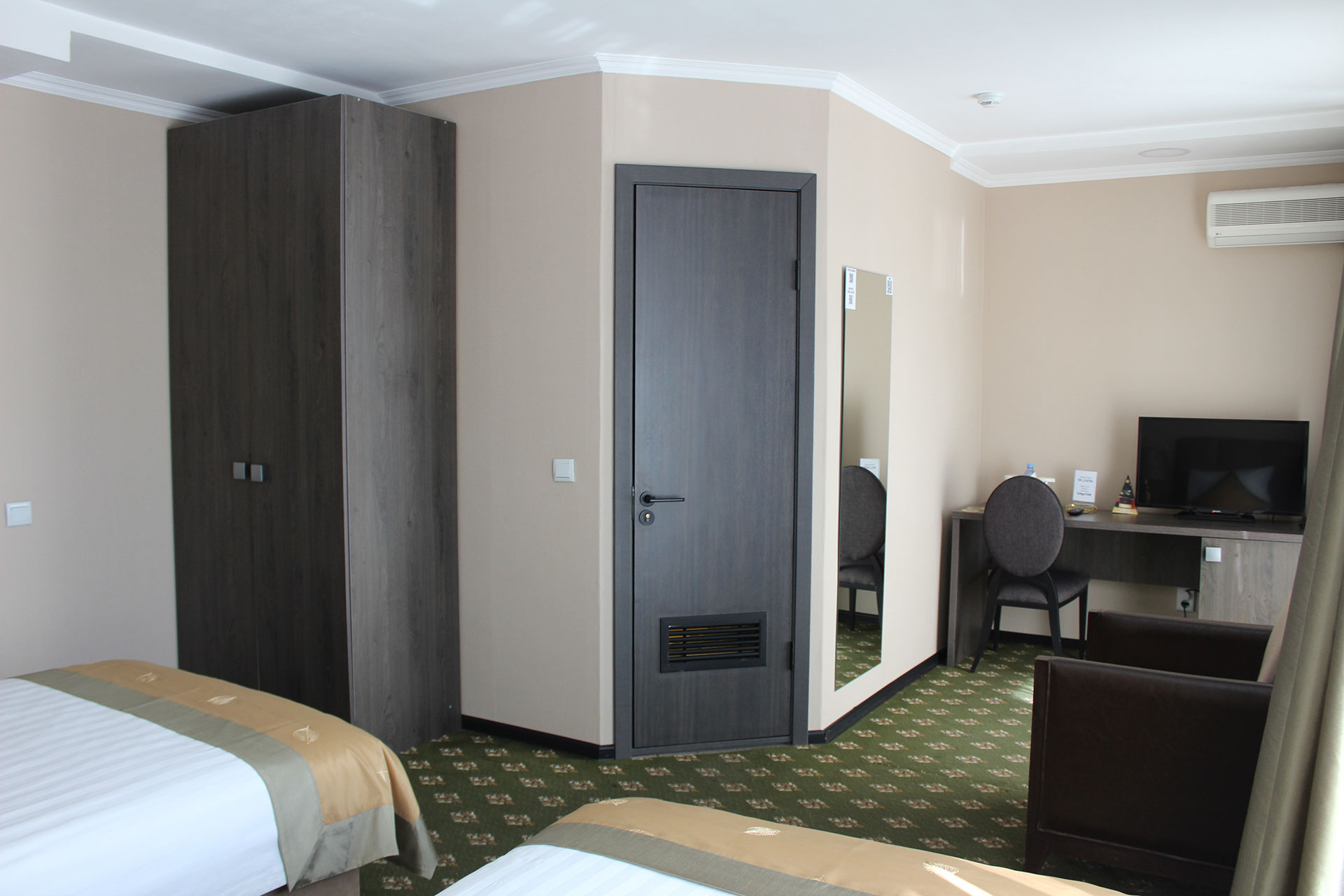 http://shinyriverhotel.kz/wp-content/uploads/2015/03/standart_2025_2.jpg