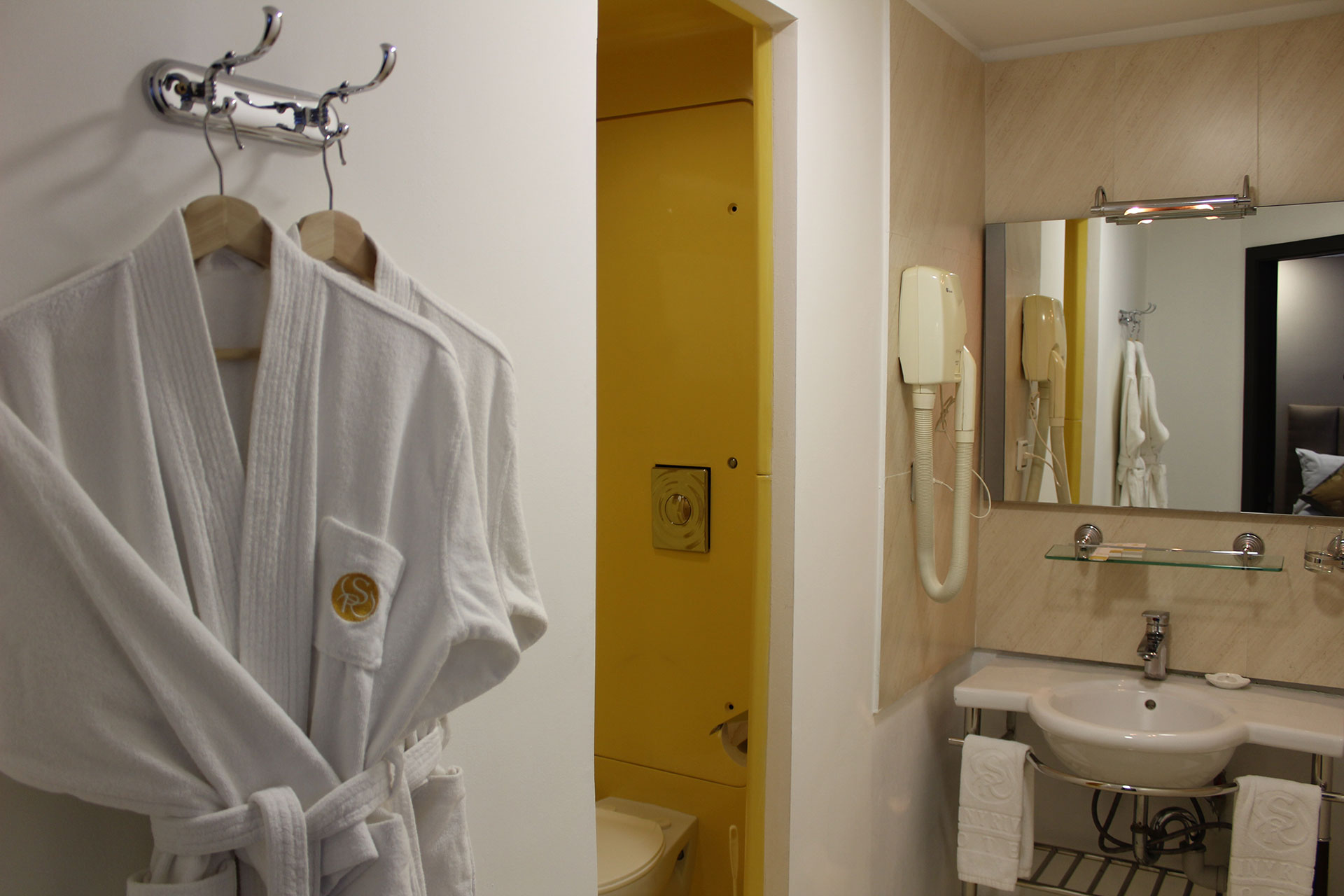 http://shinyriverhotel.kz/wp-content/uploads/2015/03/standart_2025_3.jpg
